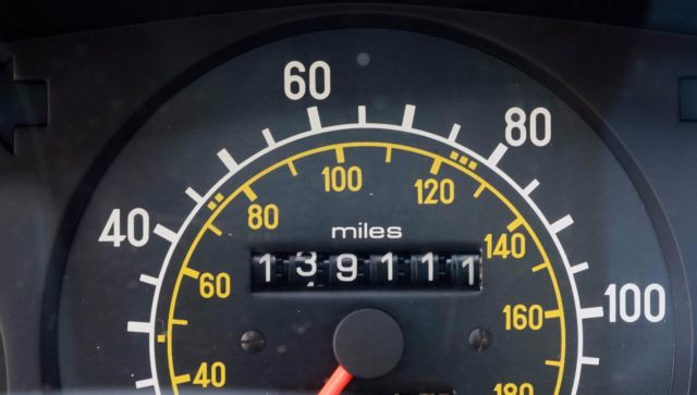 1985 White Mercedes-Benz 300-Series Station wagon