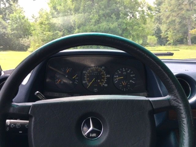 1985 Crystal blue metallic Mercedes-Benz 300-Series Sedan