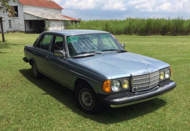 1985 Crystal blue metallic Mercedes-Benz 300-Series Sedan