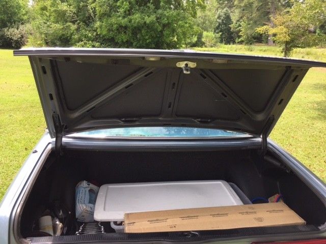 1985 Crystal blue metallic Mercedes-Benz 300-Series Sedan