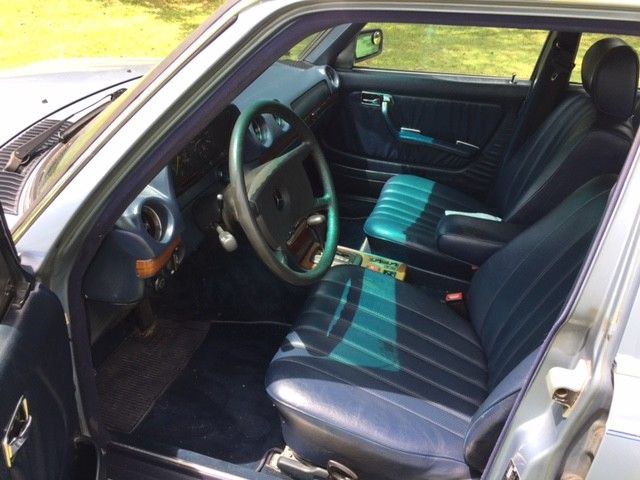 1985 Crystal blue metallic Mercedes-Benz 300-Series Sedan
