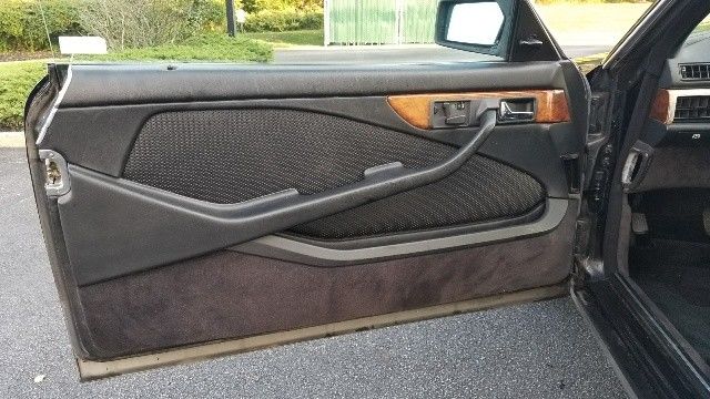 1985 Black Mercedes-Benz 500-Series Coupe