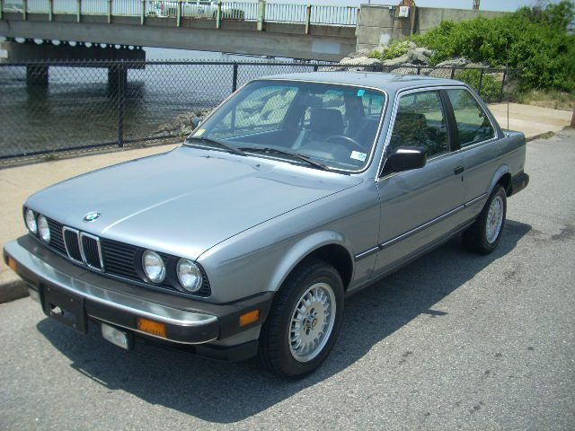 1985 Blue BMW 3-Series