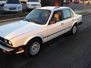 1985 White BMW 3-Series Sedan