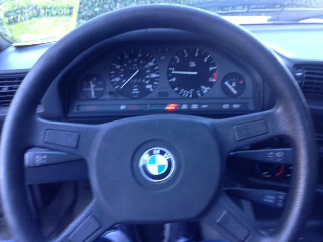 1985 White BMW 3-Series Sedan