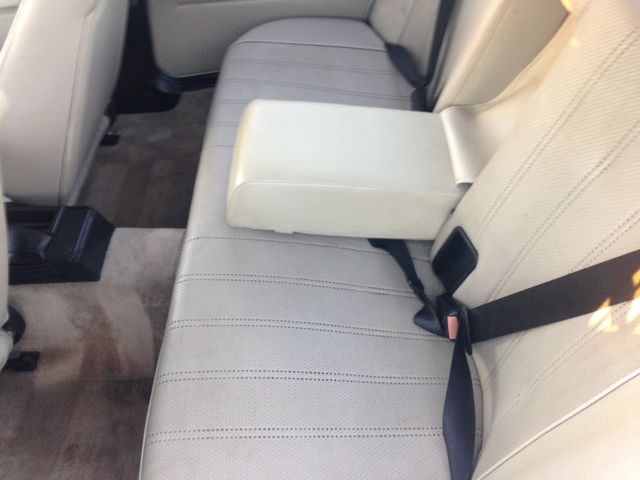 1985 White BMW 3-Series Sedan