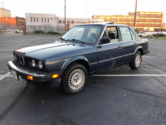 1985 Blue BMW 3-Series Sedan