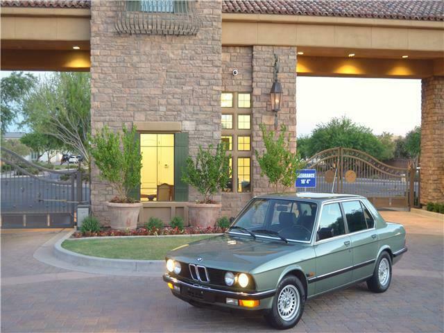 1985 Green BMW 518I 4-Door