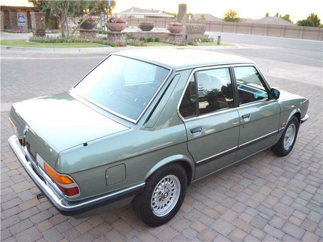 1985 Green BMW 518I 4-Door