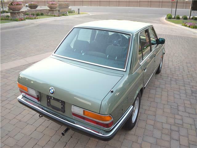 1985 Green BMW 518I 4-Door