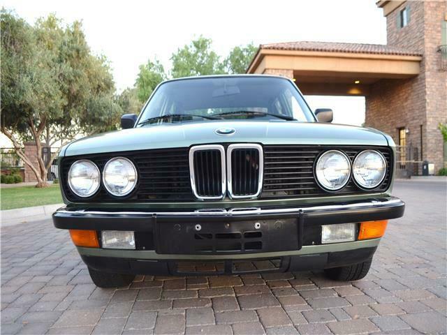 1985 Green BMW 518I 4-Door
