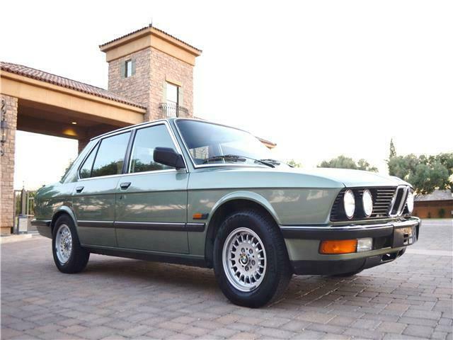 1985 Green BMW 518I 4-Door