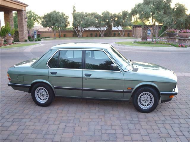 1985 Green BMW 518I 4-Door