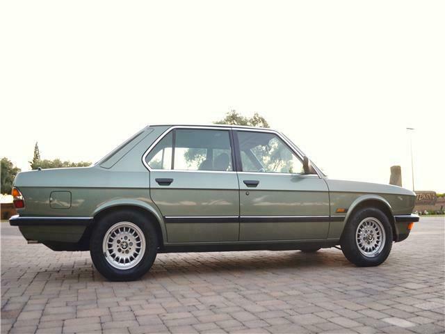 1985 Green BMW 518I 4-Door