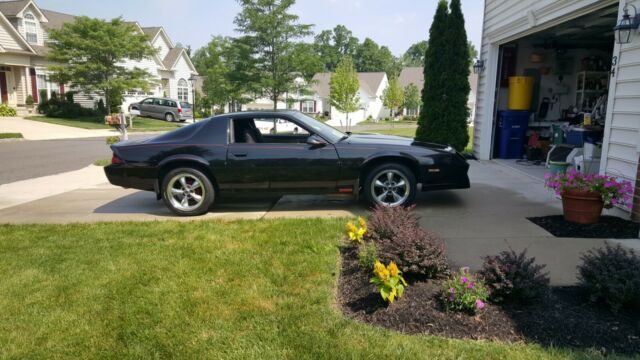 1985 Black Chevrolet Camaro Coupe