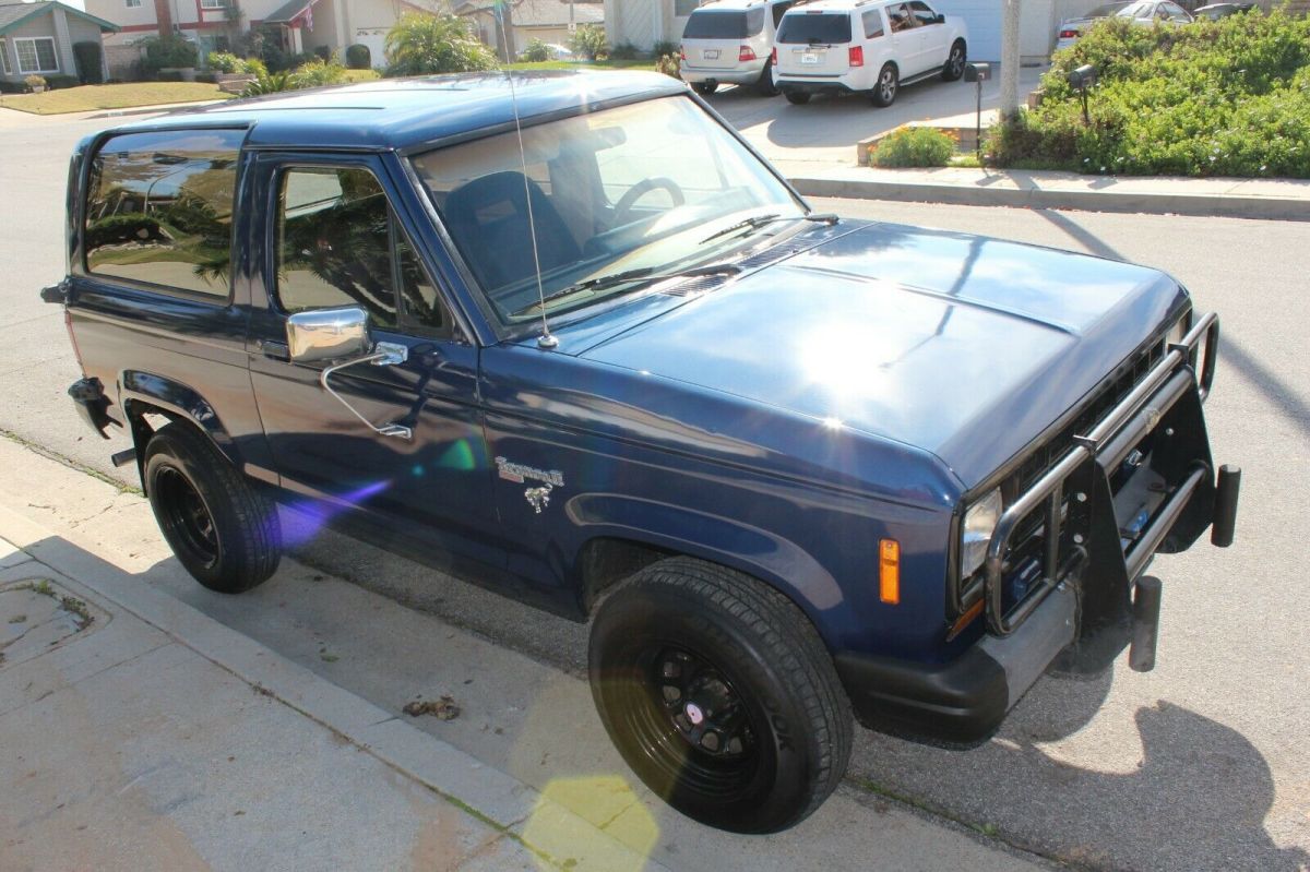 1985 Blue Ford Bronco II SUV