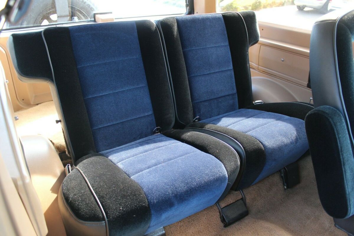 1985 Blue Ford Bronco II SUV