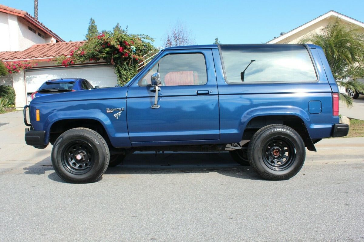 1985 Blue Ford Bronco II SUV