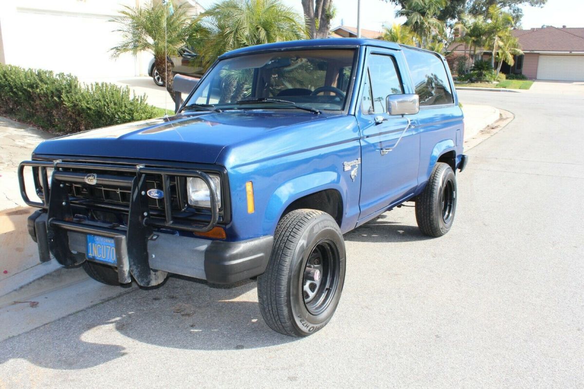 1985 Blue Ford Bronco II SUV
