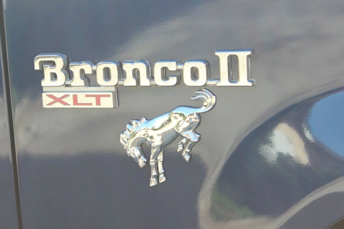 1985 Blue Ford Bronco II SUV