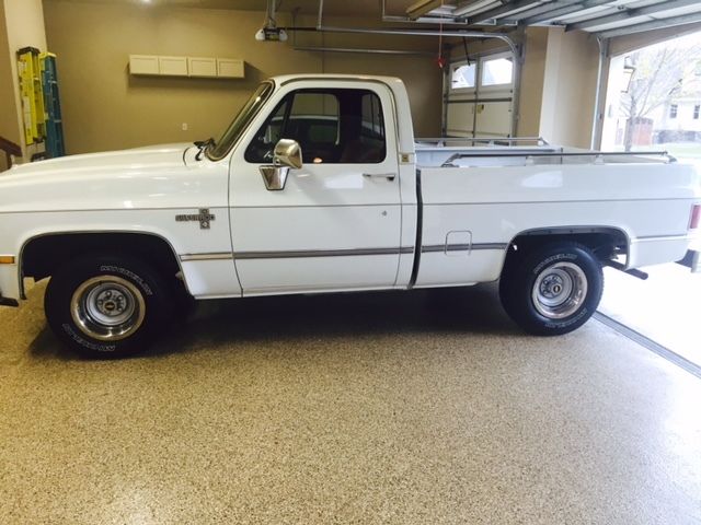 1985 White Chevrolet C-10 Cab & Chassis