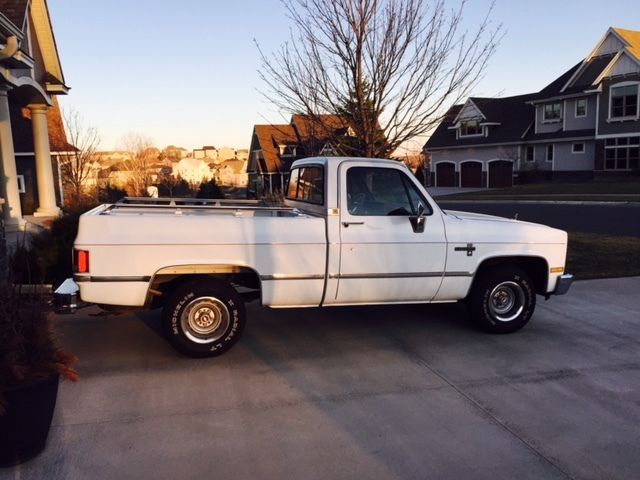 1985 White Chevrolet C-10 Cab & Chassis