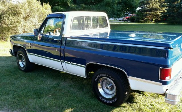1985 Blue/white Chevrolet C-10 Truck