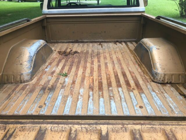 1985 Gold Chevrolet C-10 Pickup