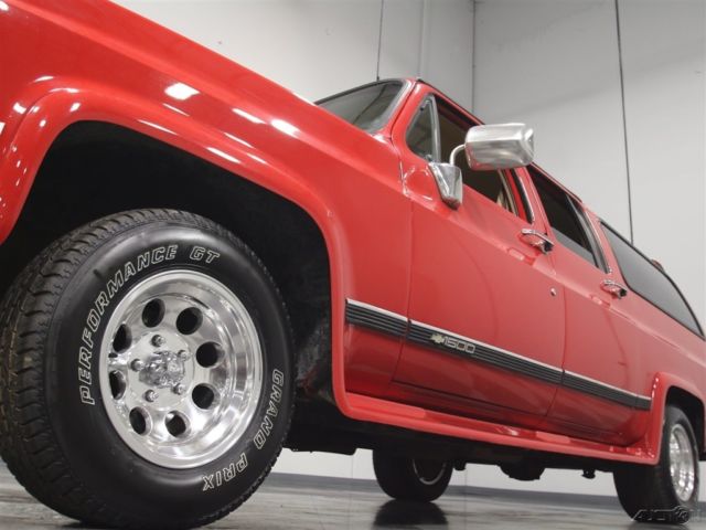1985 Red Chevrolet Suburban