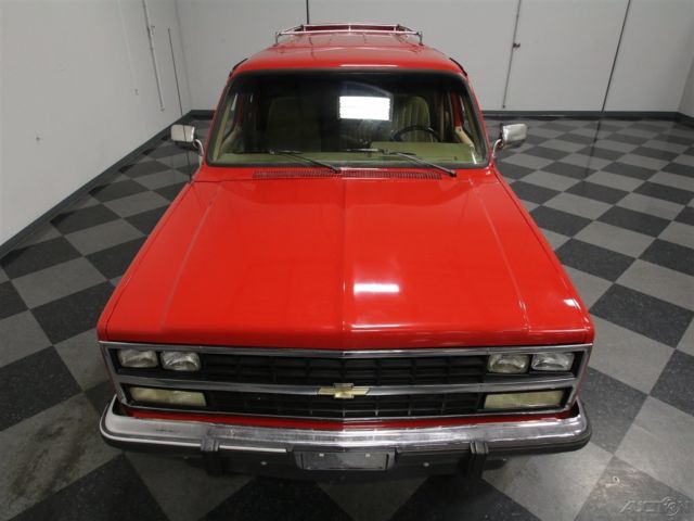 1985 Red Chevrolet Suburban