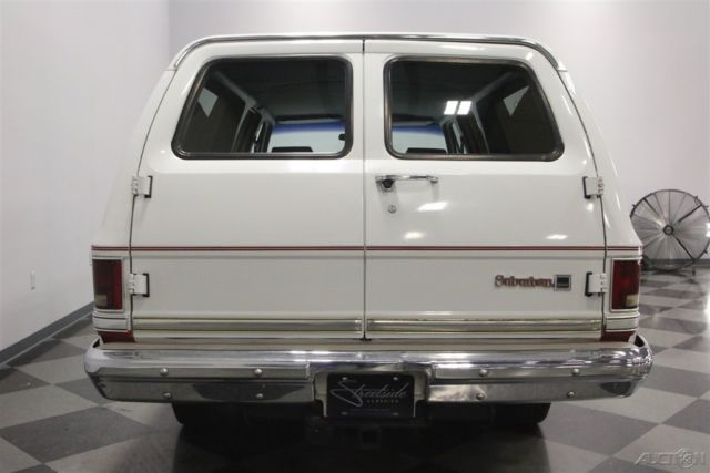 1985 White GMC Suburban