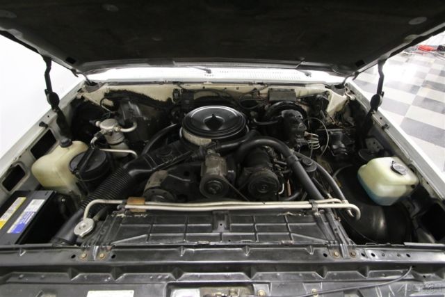 1985 White GMC Suburban