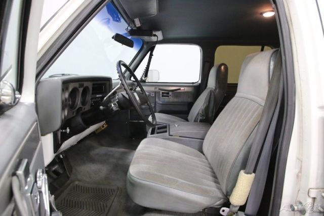 1985 White GMC Suburban