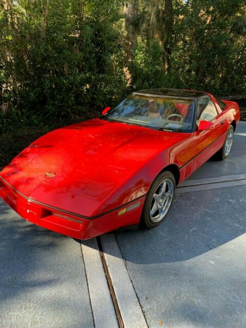 1985 Red Chevrolet Corvette Coupe