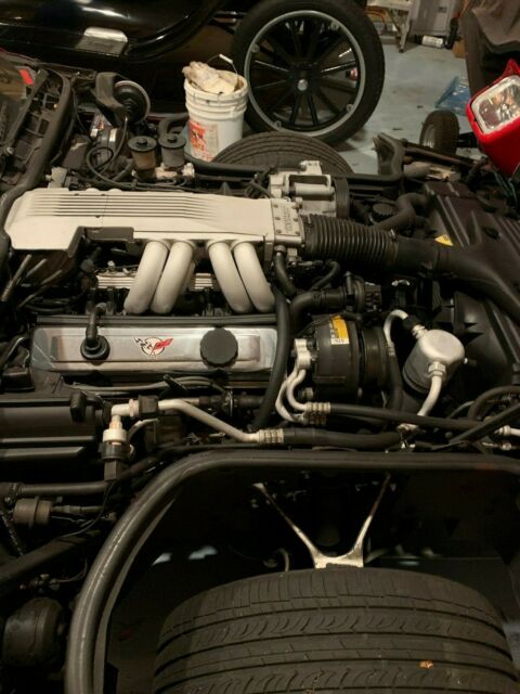 1985 Red Chevrolet Corvette Coupe