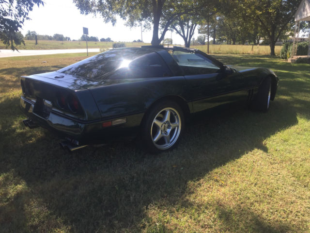 1985 Red Chevrolet Corvette Coupe