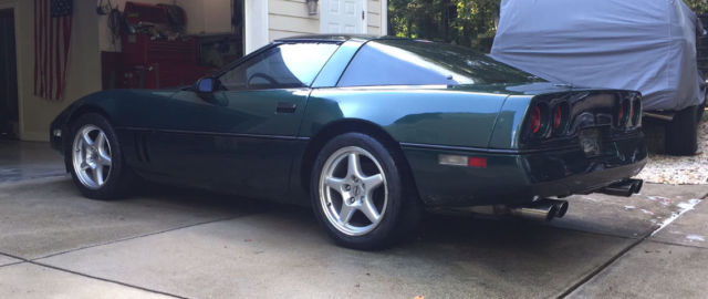 1985 Red Chevrolet Corvette Coupe