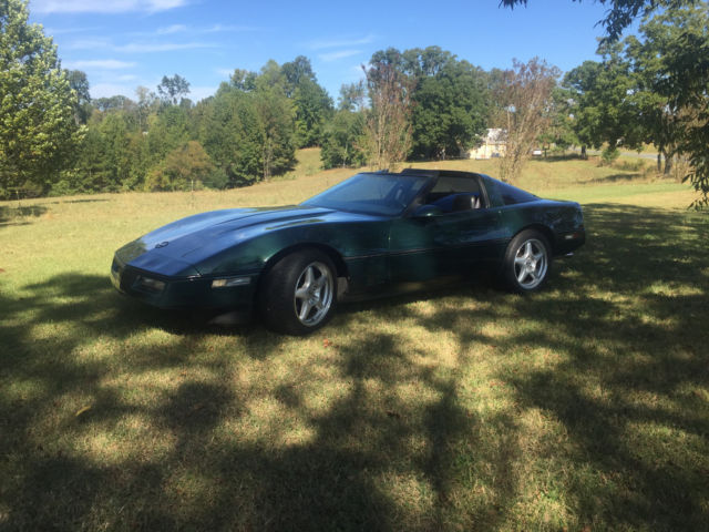 1985 Red Chevrolet Corvette Coupe