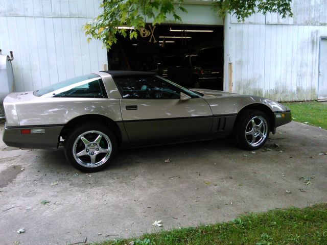 1985 Bronze Chevrolet Corvette Coupe