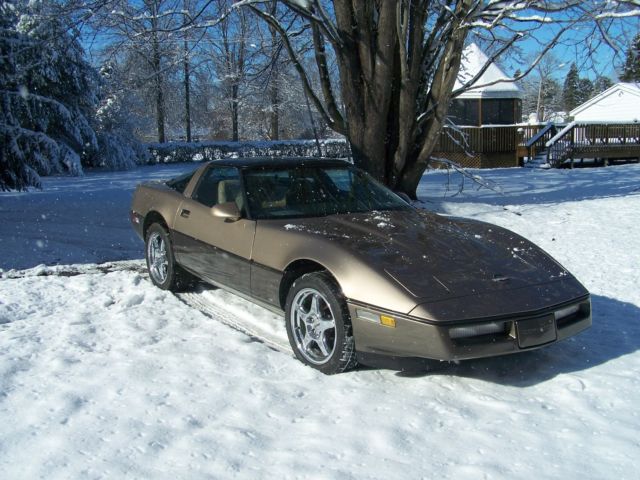 1985 Bronze Chevrolet Corvette Coupe