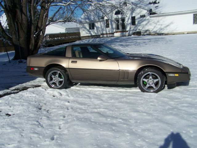 1985 Bronze Chevrolet Corvette Coupe