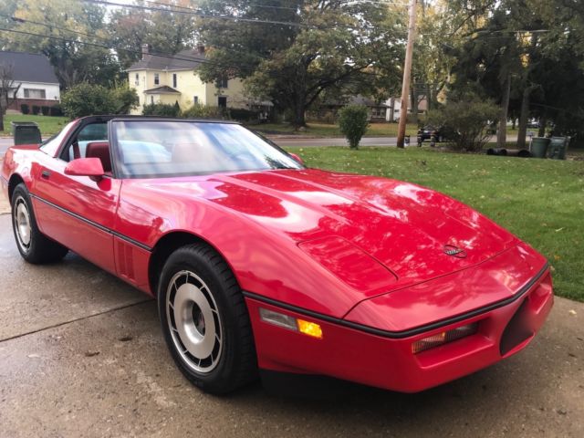 1985 Red Chevrolet Corvette Coupe