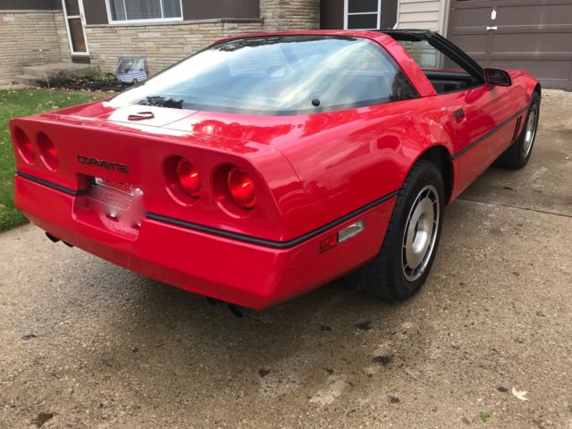1985 Red Chevrolet Corvette Coupe