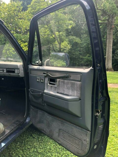 1985 Blue Chevrolet C-10 Standard Cab Pickup