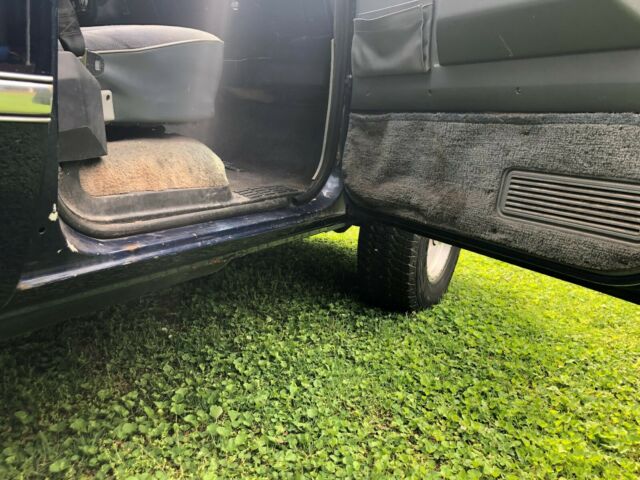 1985 Blue Chevrolet C-10 Standard Cab Pickup