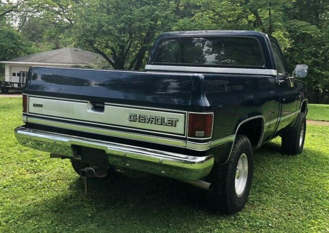1985 Blue Chevrolet C-10 Standard Cab Pickup