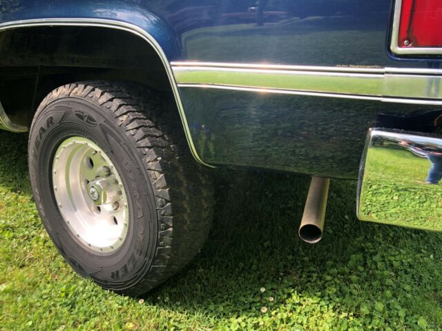 1985 Blue Chevrolet C-10 Standard Cab Pickup