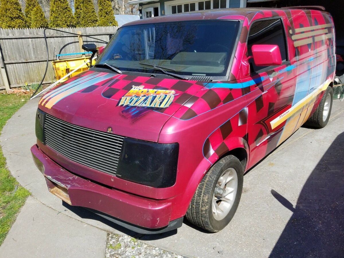 1985 Red Chevrolet Astro Van