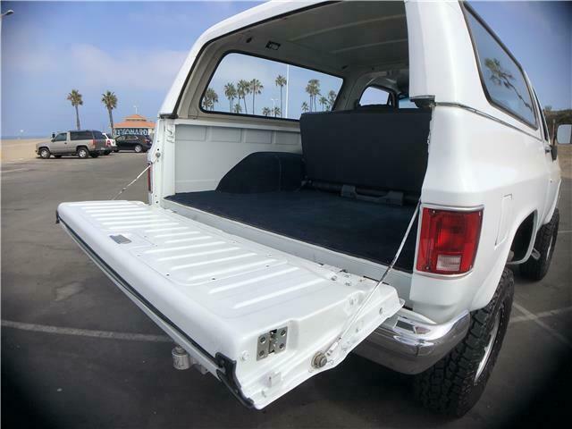 1985 White Chevrolet Blazer SUV