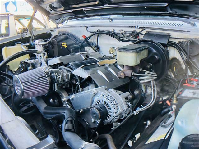 1985 White Chevrolet Blazer SUV